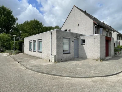 Almere, Erik Satiestraat